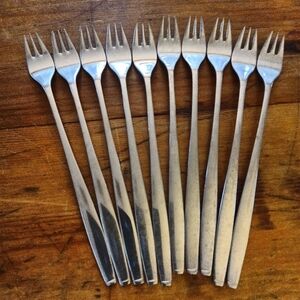 10 Seafood Forks Vintage Mid Mod  OneidaDeluxe Stainless Steel Tempo